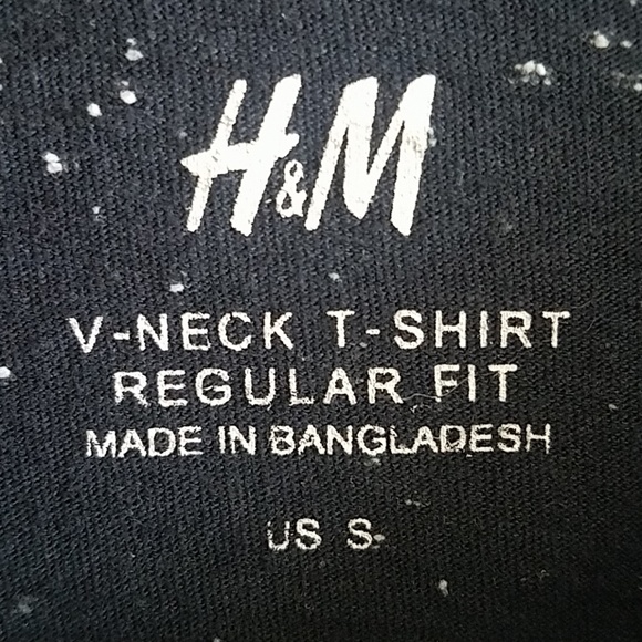 H&M T-Shirt - Picture 2 of 2